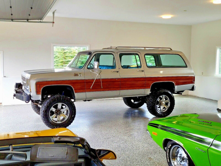 gmc suburban