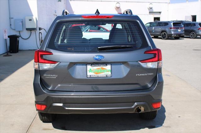 2024 subaru forester base