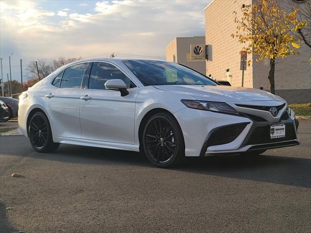 2024 toyota camry hybrid se