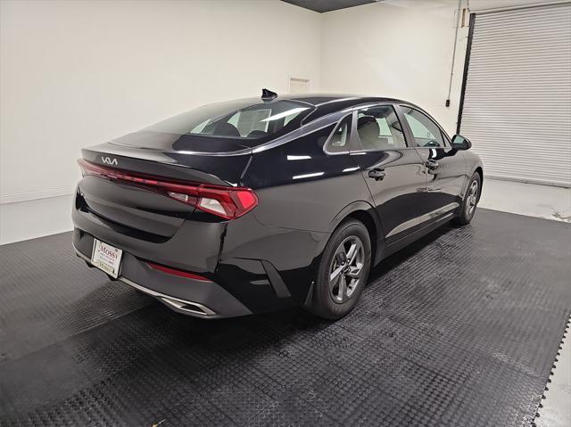 2022 kia k5 lx