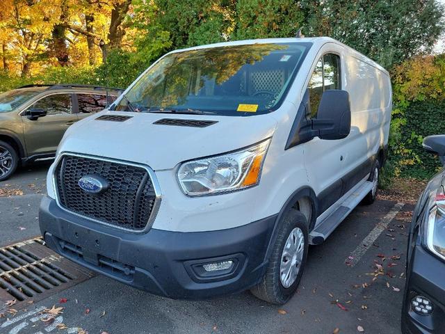 2022 ford transit-250 base