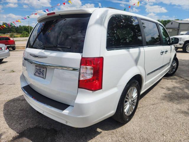 2015 chrysler town & country touring-l