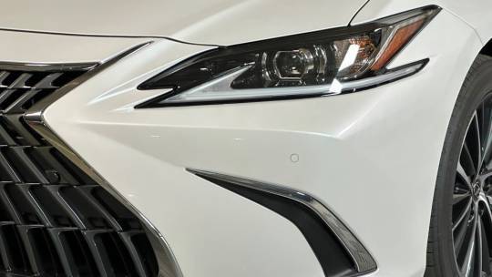 2025 Lexus se