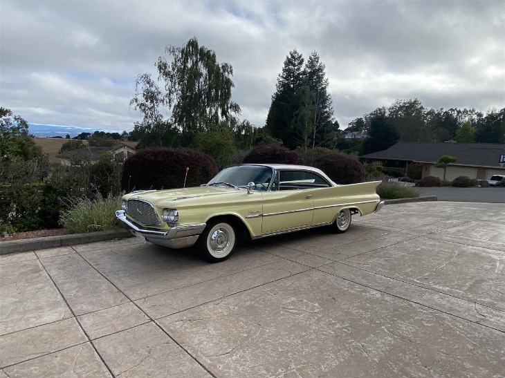 chrysler windsor yellow & white