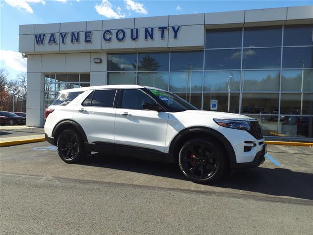 2022 ford explorer st