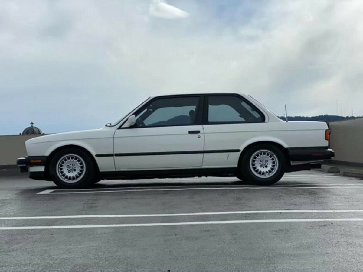1987 bmw 325is e30 sport coupe 2-door 5-speed alpine white/black 325i 325 is