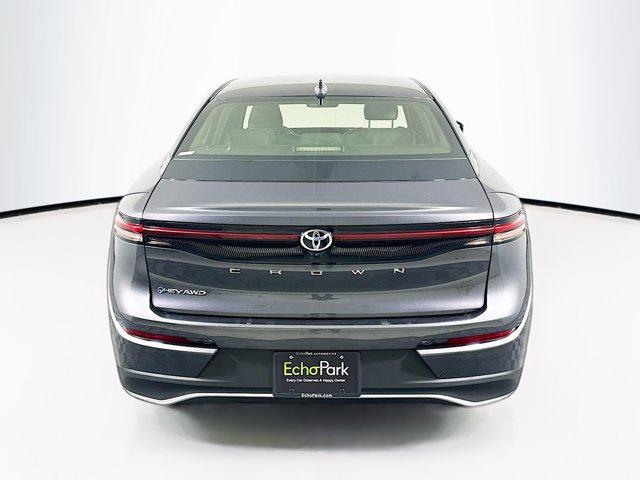 2024 toyota crown xle