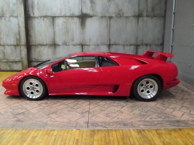 1992 lamborghini diablo low miles only 3900 red/tan trades/offers considered