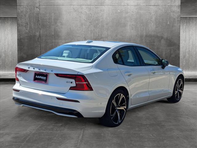 2023 volvo s60 b5 plus dark theme