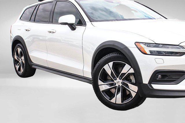 2020 volvo v60 cross country t5