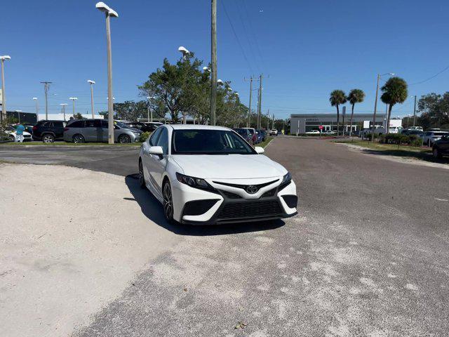 2022 toyota camry se