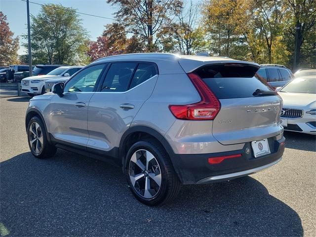 2024 volvo xc40 b5 plus bright theme