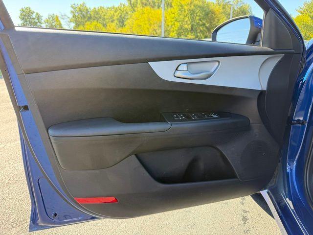 2024 kia forte lxs