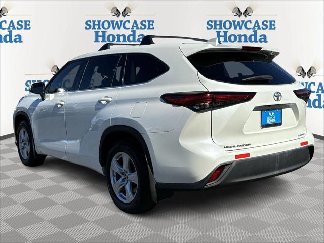 2021 toyota highlander le