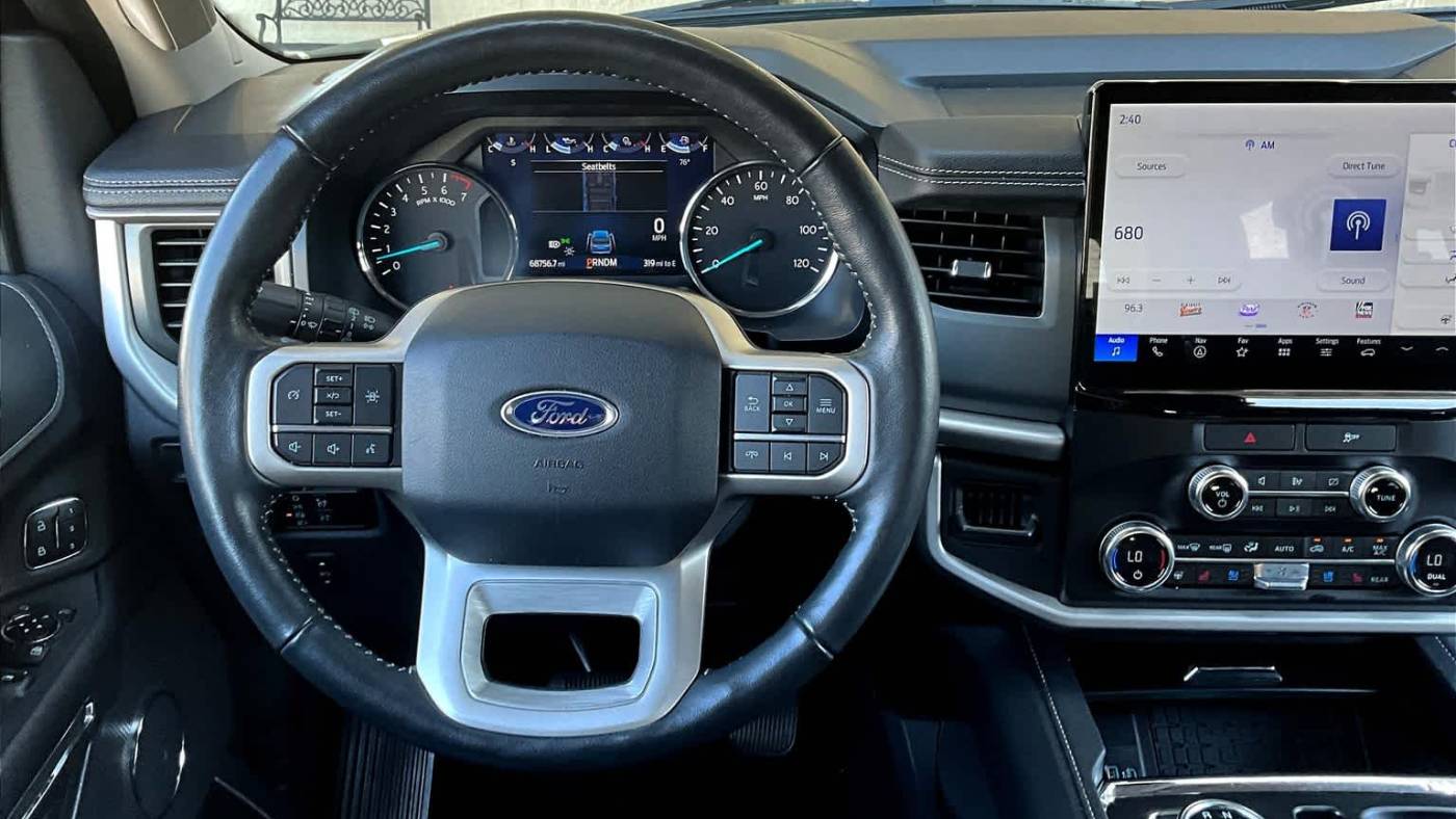 2022 ford expedition xlt