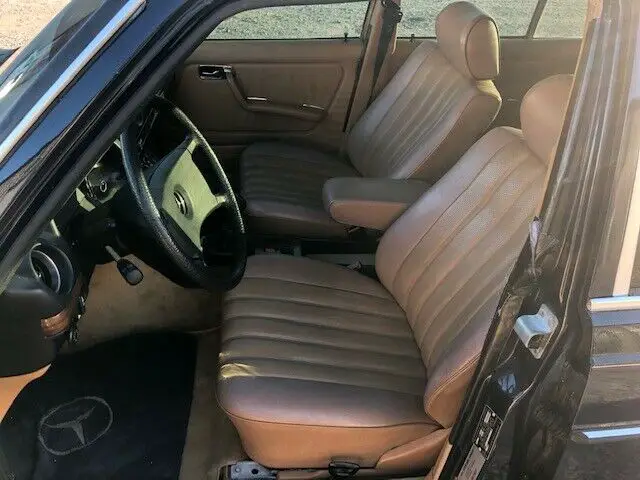 1983 mercedes 240d 4 speed manual / low mileage great condition 127,000 miles
