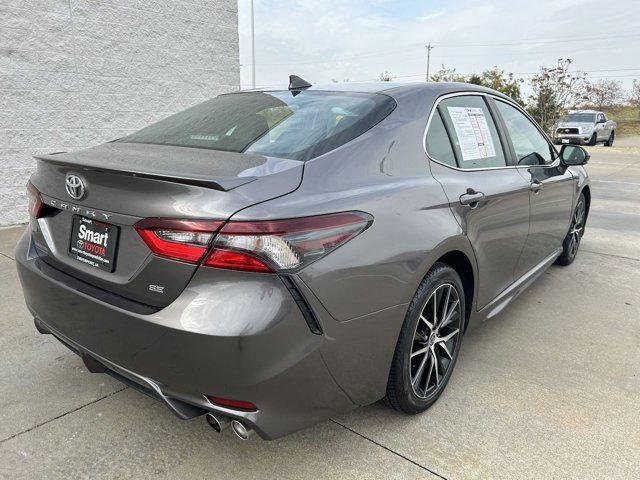 2022 toyota camry se