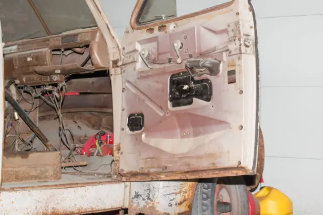 *1947 studebaker pickup project.* very solid