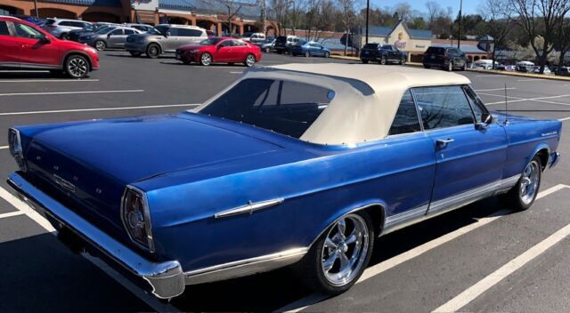 big block v8, power convertible top, power steering, power disc brakes (front)