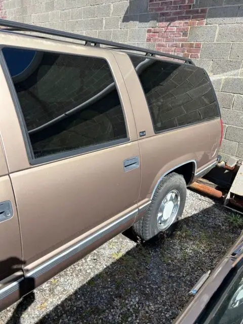 1994 gmc suburban suv brown 4wd automatic k1500