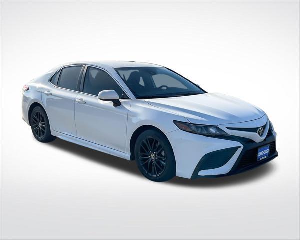 2021 toyota camry se