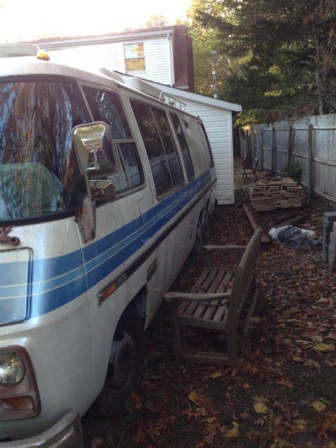 1973 gmc motorhome blue and white front wheel drive
