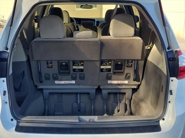 2015 toyota sienna le