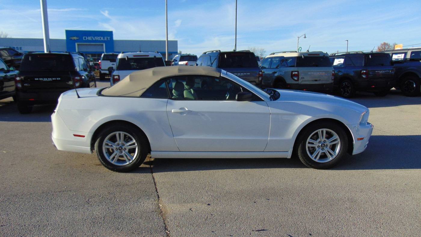 2014 ford mustang v6