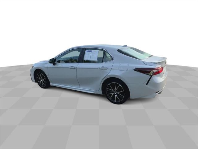 2022 toyota camry se
