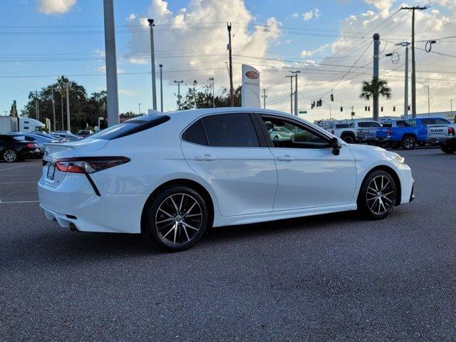2021 toyota camry se