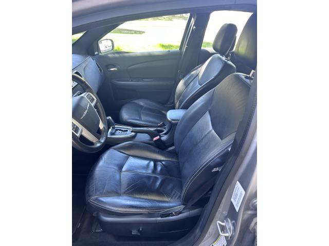 2013 chrysler 200 limited