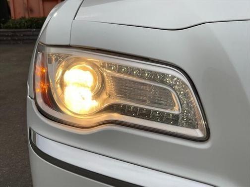 2012 chrysler 300