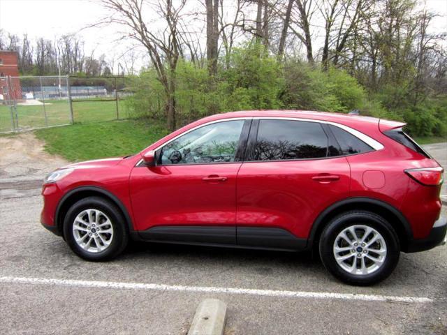 2020 ford escape se