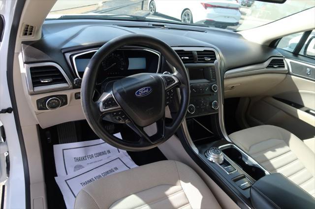 2017 ford fusion se