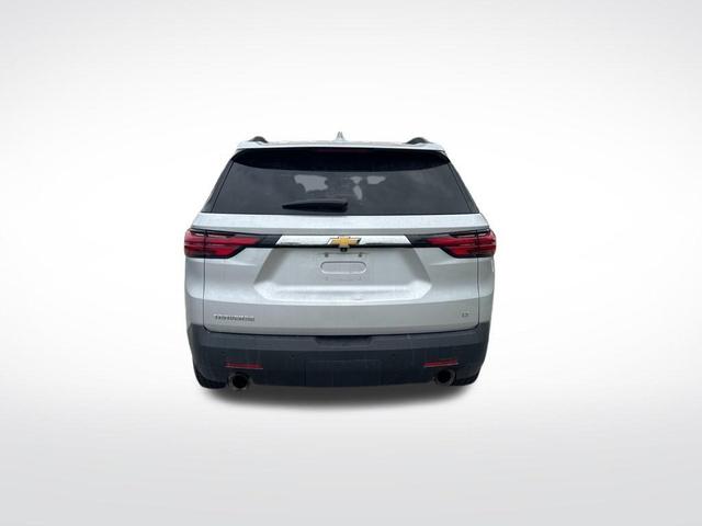 2022 chevrolet traverse lt leather