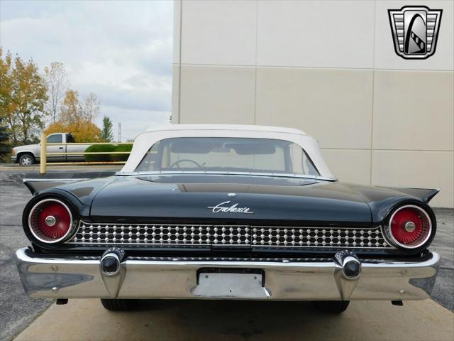 1961 ford galaxie base