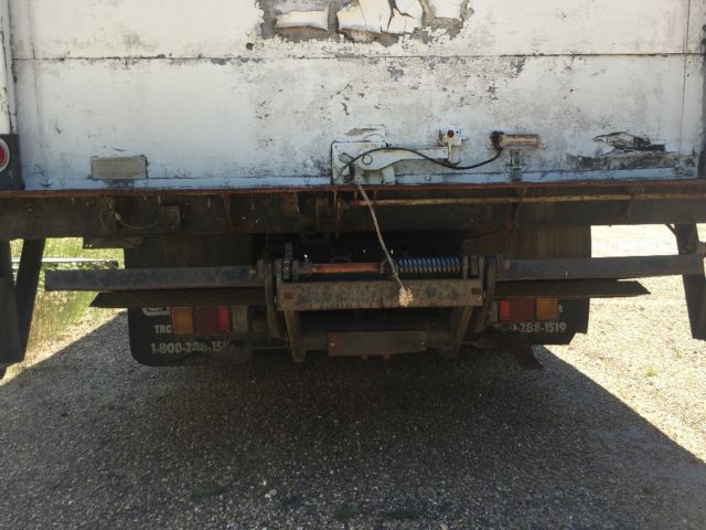 isuzu npr diesel 16' cargo box with lift gate