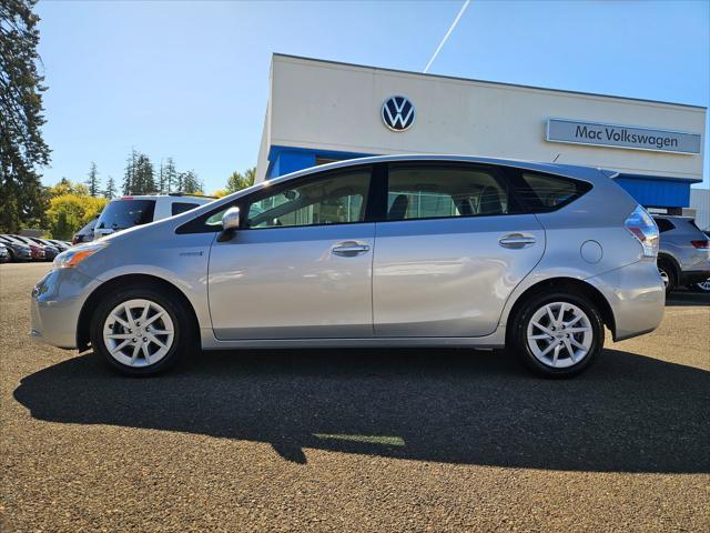 2013 toyota prius v two