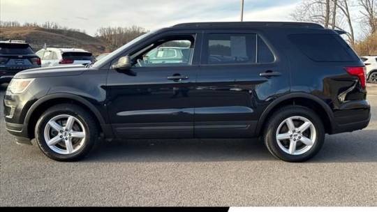 2019 ford explorer base
