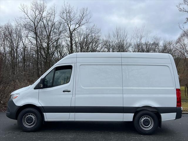 2023 mercedes-benz sprinter 2500 standard roof