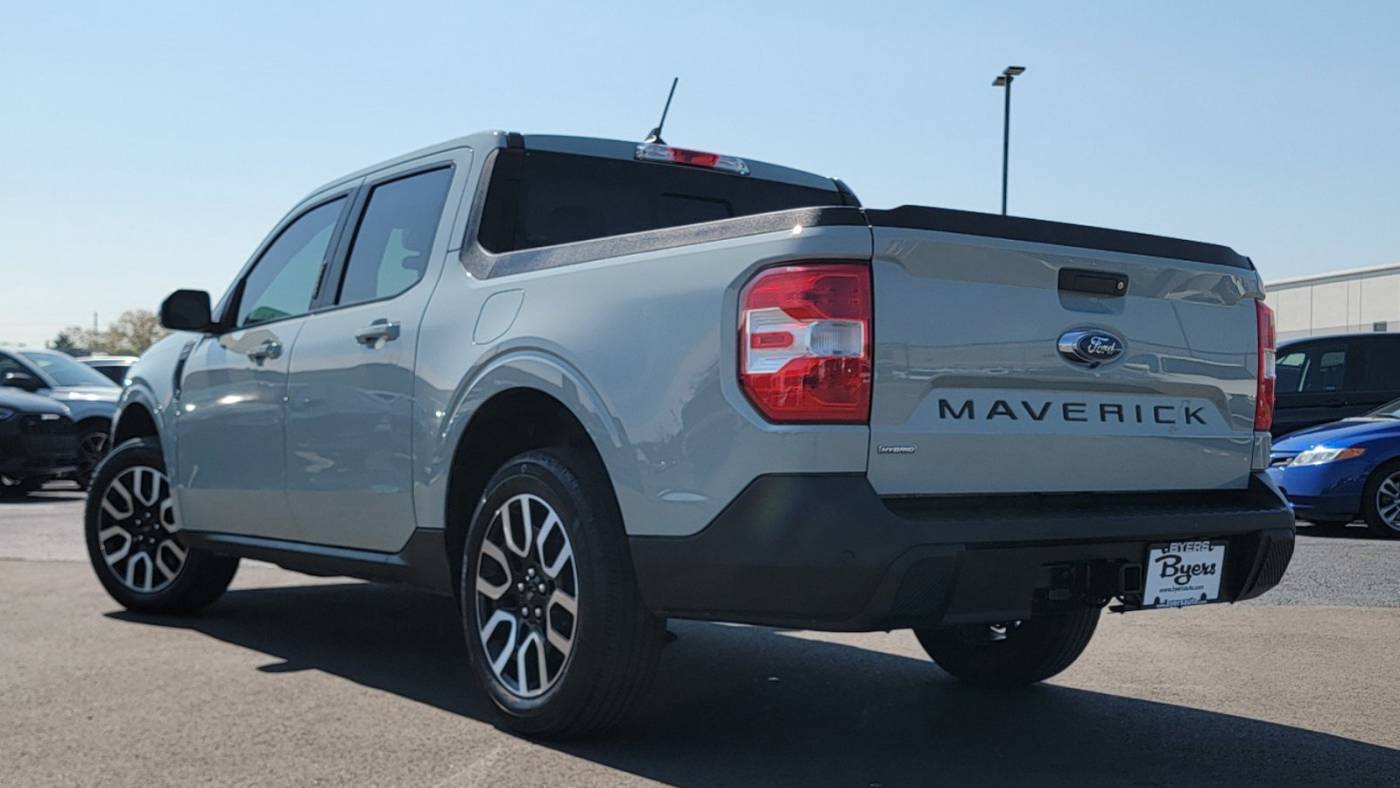 2022 ford maverick lariat