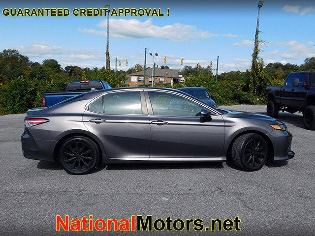 2020 toyota camry le
