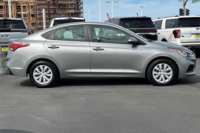 2022 hyundai accent se