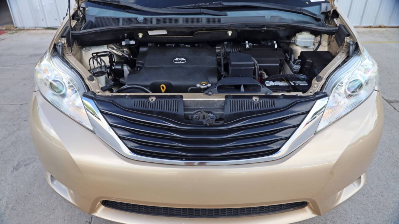 2011 toyota sienna