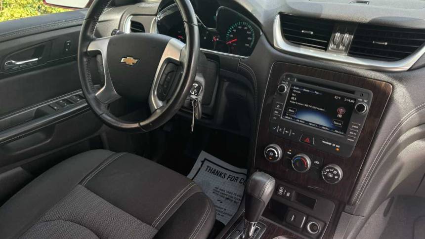 2017 chevrolet traverse lt