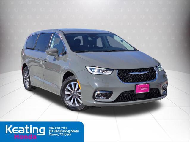 2022 chrysler pacifica hybrid touring l