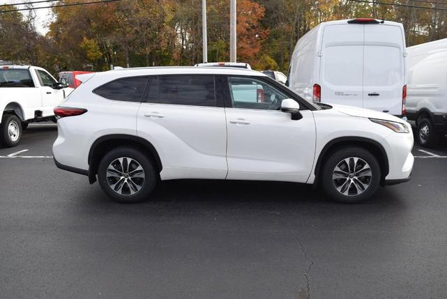 2021 toyota highlander xle