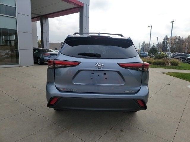 2022 toyota highlander xle