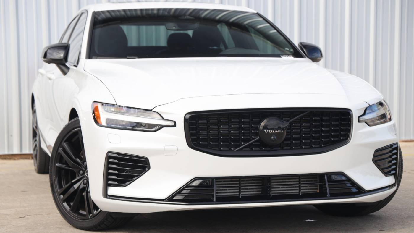 2023 volvo s60 recharge t8 plus black edition