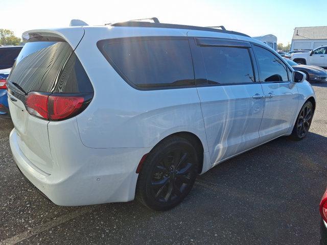2020 chrysler pacifica touring